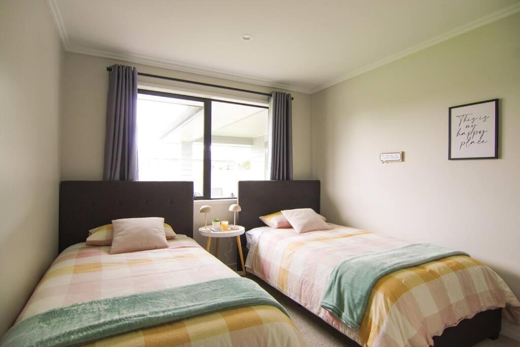 House In Hamilton Villa Екстериор снимка